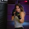 Clase de boxeo fitness para descargar el estrés en Cosmofit Barcelona